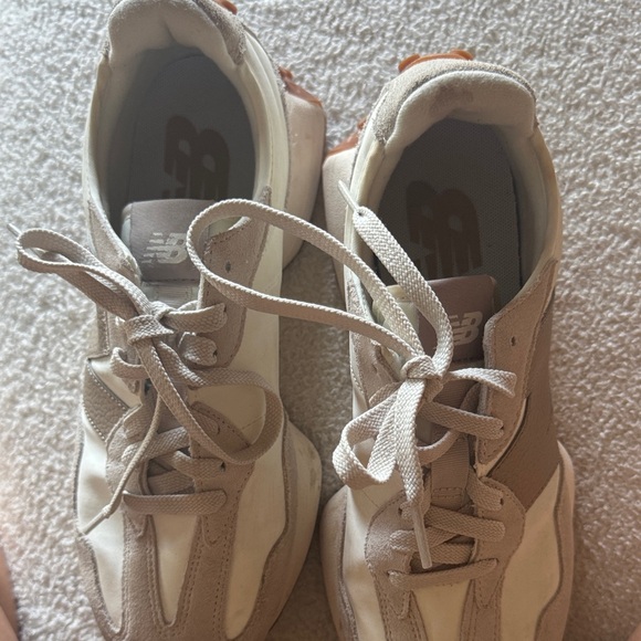New Balance Men or Women 327 Cream and Brown Sneakers - Picture 3 of 4